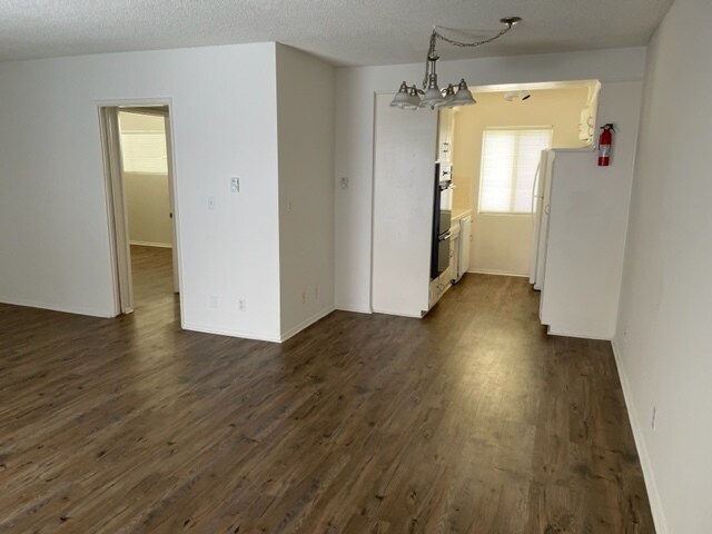 Building Photo - 1852 Kelton Ave