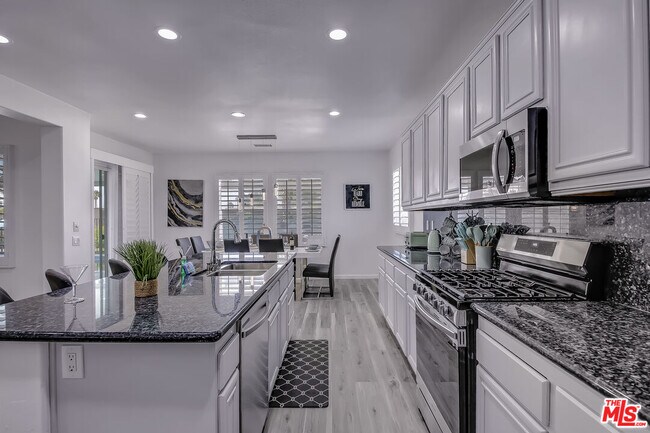 Building Photo - 82580 Yeager Way