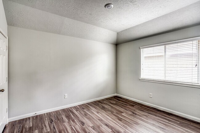 Building Photo - 5834 Kyle Cove Dr