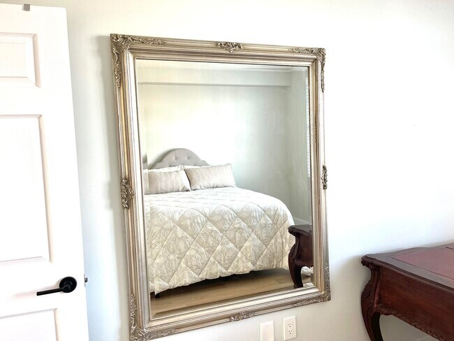 Building Photo - 616 Clearwater Park Rd