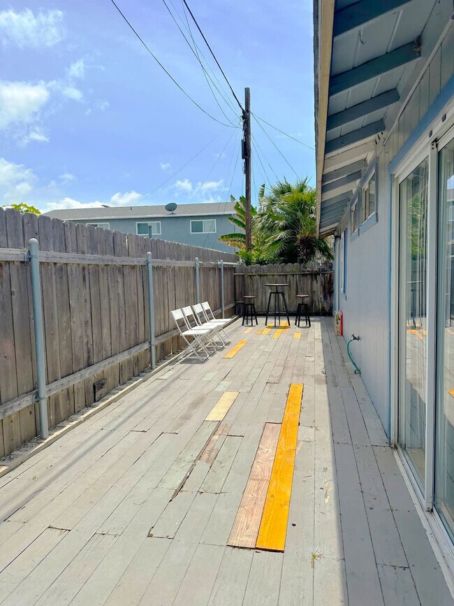 Building Photo - 1279 Granger St