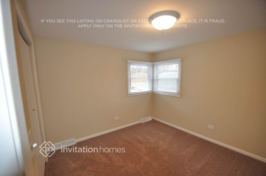 Building Photo - 4633 W 97th Pl