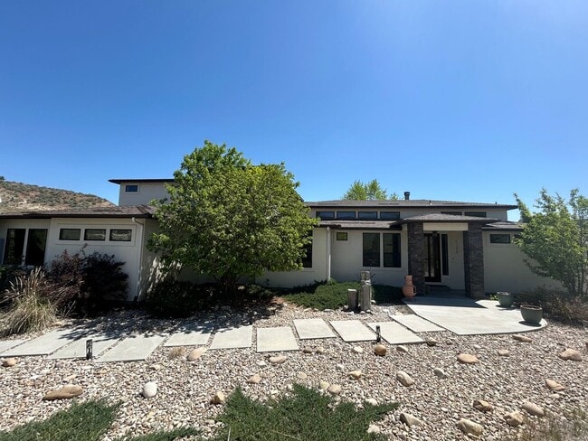 Building Photo - Luxury Living in StarView Estates - 4.98 A...