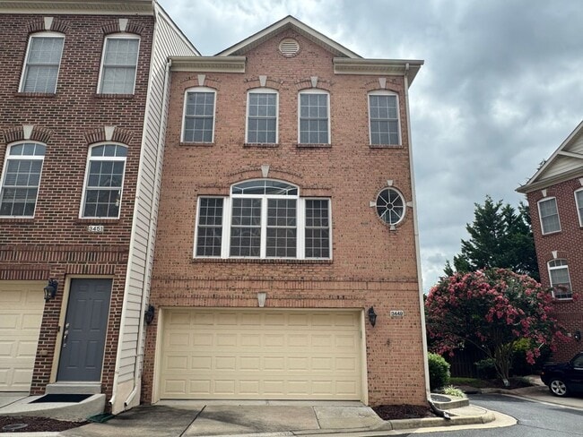Primary Photo - Gorgeous 3 Bed 3 Bath End Unit Brick Townh...