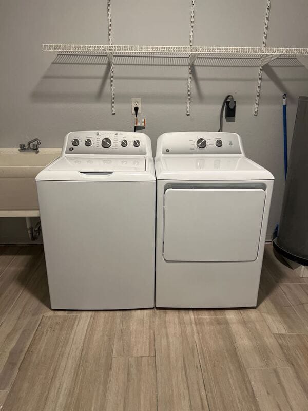 Building Photo - 8718 Thornwood Ln