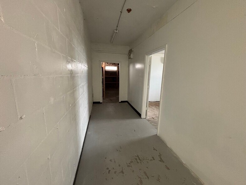 Building Photo - 1221 Court St