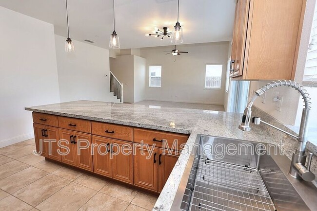 Building Photo - 3403 Oselot Way