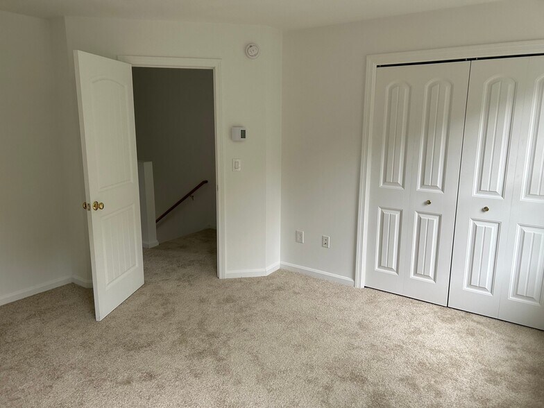 Building Photo - 110 Trinity Cir