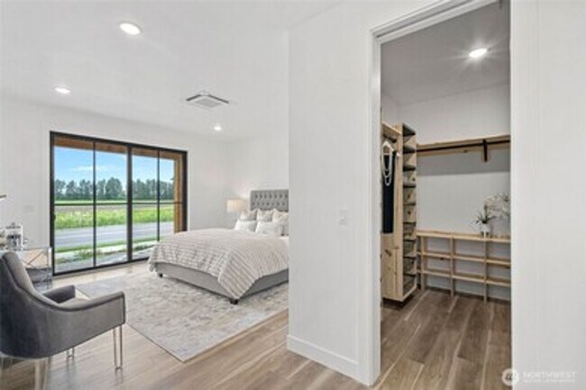 Building Photo - Brand NEW 3 Bedroom Condo for rent in Lynden!