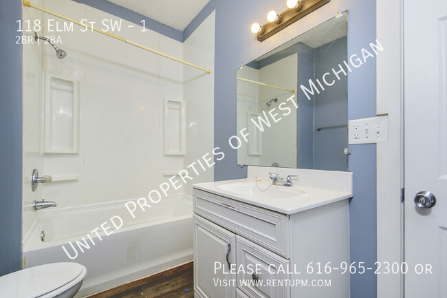 Building Photo - 118 Elm St SW