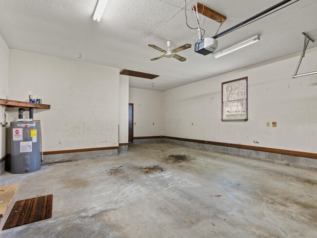 Building Photo - 115 Gaylor Dr