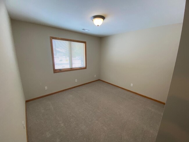 Building Photo - 1451 Summit St