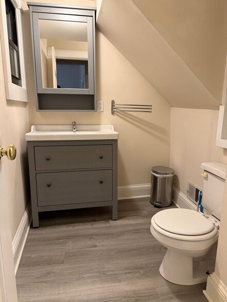 Building Photo - 125 2nd Ave