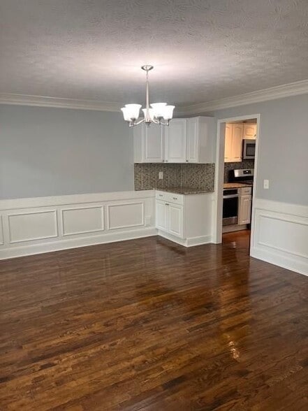 Building Photo - 871 Cedar Trce SW