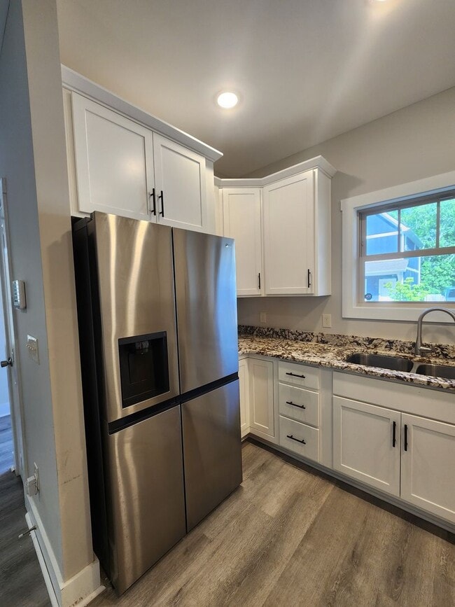 Building Photo - RENT SPECIAL!!!!!  Weaverville Rental