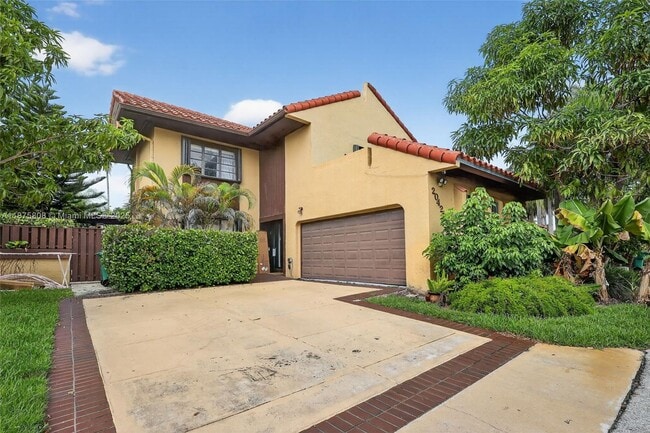 Building Photo - 20424 NE 10th Ct Rd