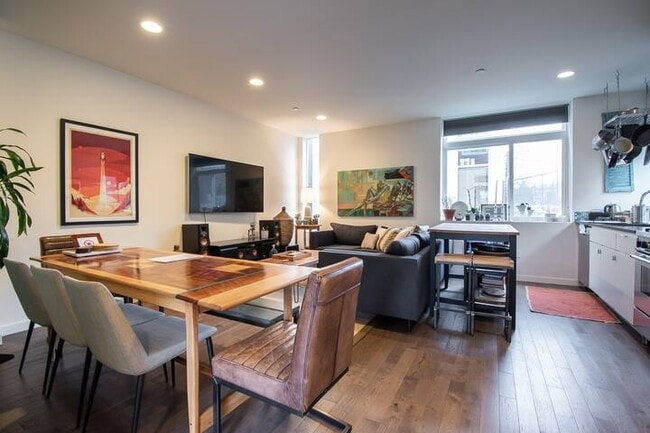 Building Photo - 463 14th Ave