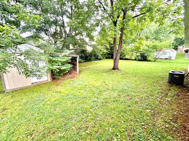 Building Photo - 3305 E Tucker Dr NW