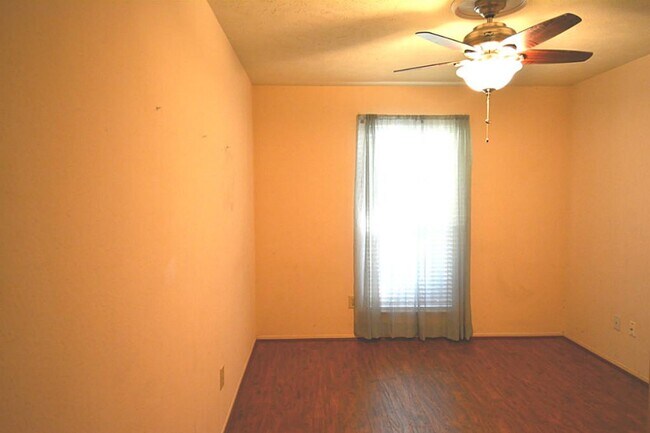 Building Photo - 14814 Earlswood Dr