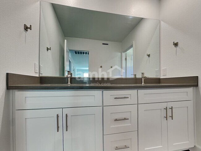 Building Photo - 4812 Blushing Star St