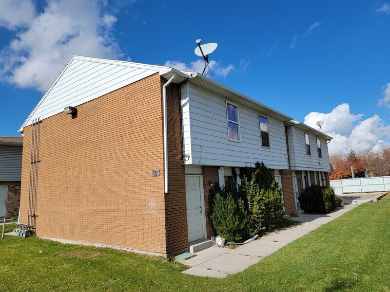 Building Photo - 586 Tiffany Town Dr