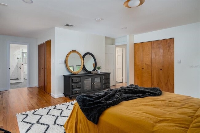 Building Photo - 8303 N River Oaks Ct