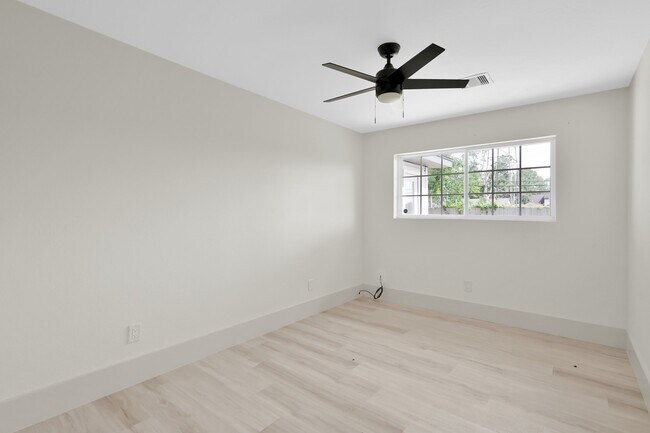 Building Photo - 6026 Willowbend Blvd