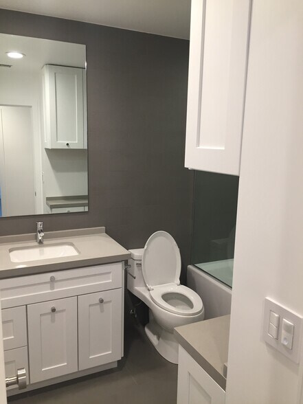 Building Photo - 23621 Del Monte Dr