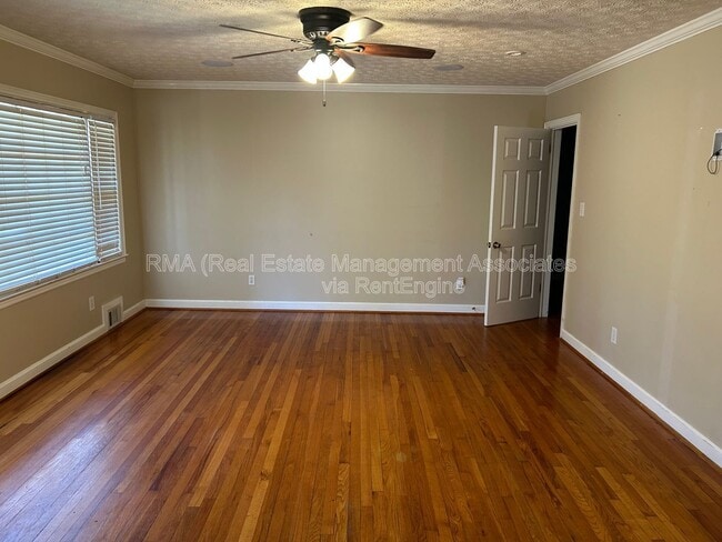 Building Photo - 1133 E College St