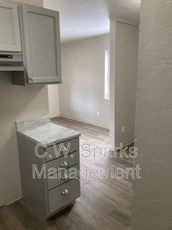 Building Photo - 3923 Dismount St