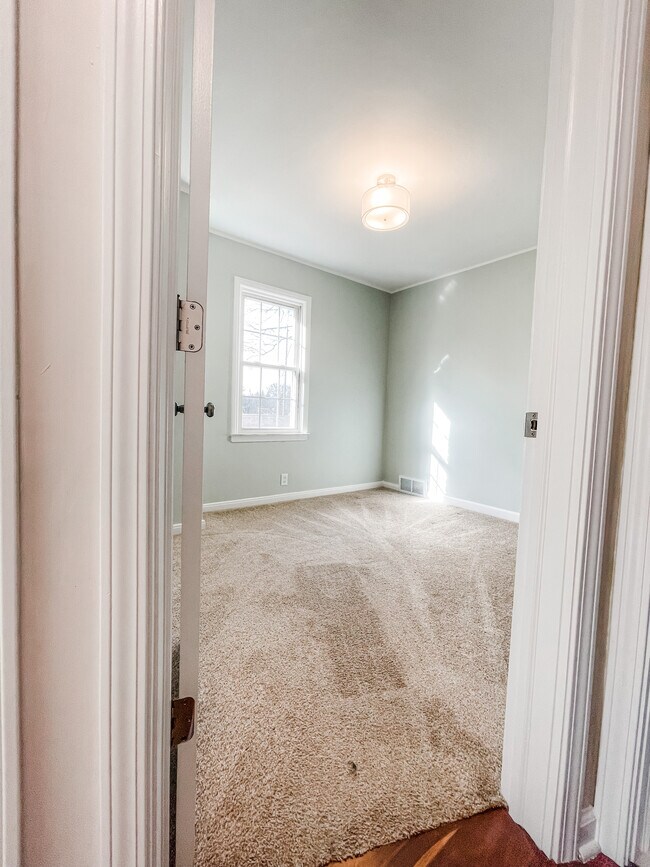 Building Photo - 426 Hillcrest Ave