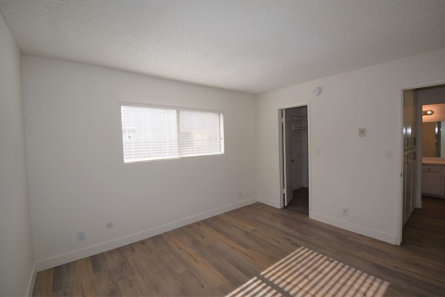 Building Photo - 6115 Whitsett Ave