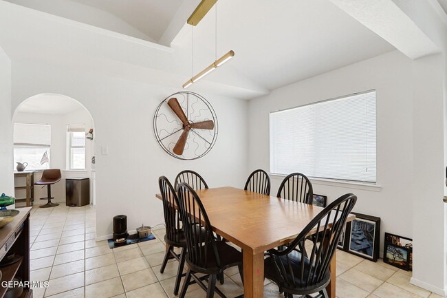 Building Photo - 4348 Loma Hermosa Dr