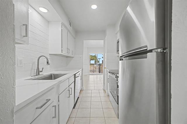 Building Photo - 8095 Meadow Rd