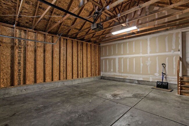 Building Photo - 2 Bedroom 2 Bath Loveland Ranch Home