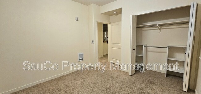 Building Photo - 8078 NE Miriam Way
