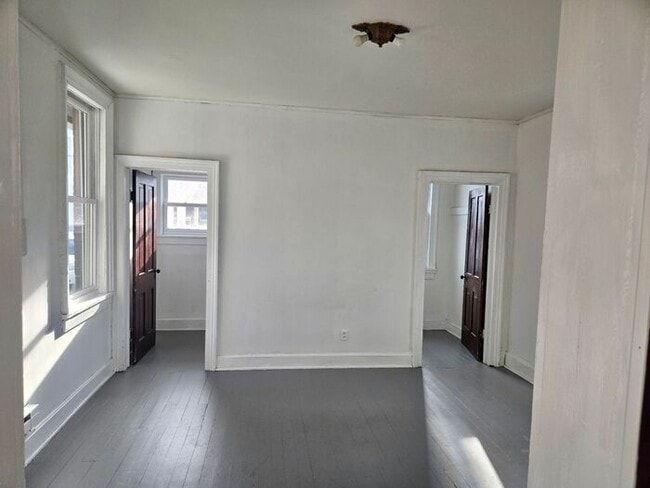 Building Photo - 2 bedroom unit in Niles