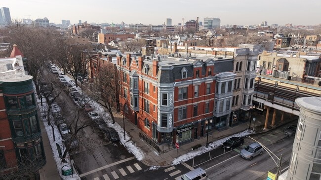 Building Photo - 937 W Armitage Ave