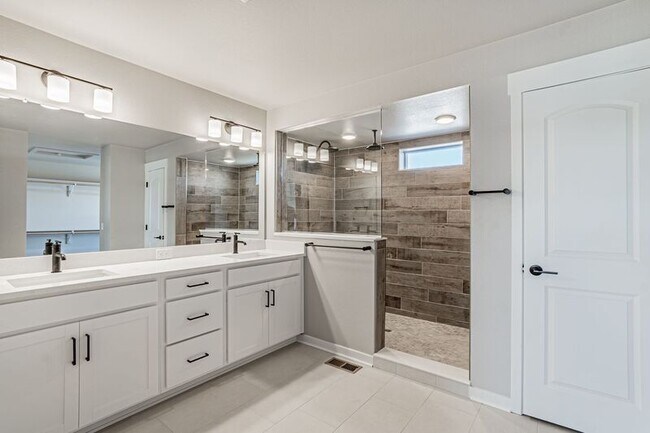 Building Photo - 5720 Slate River Pl