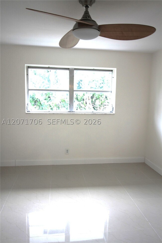 Building Photo - 2166 NE 56th St