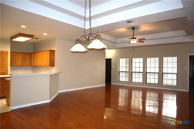 Building Photo - 677 Sagewood Pkwy