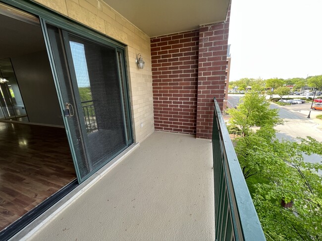 Building Photo - 11 S Wille St