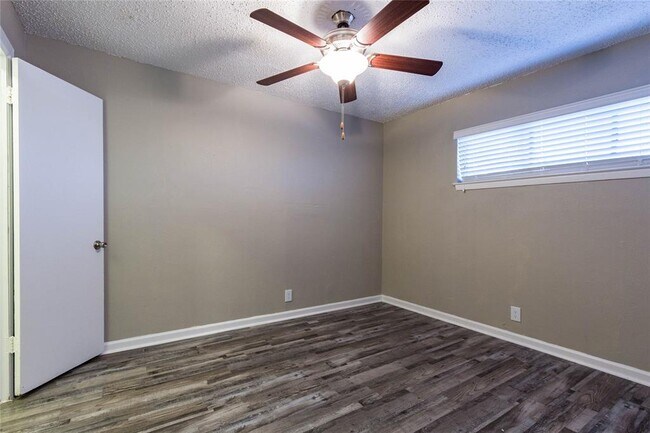 Building Photo - 404 Andrews Ave