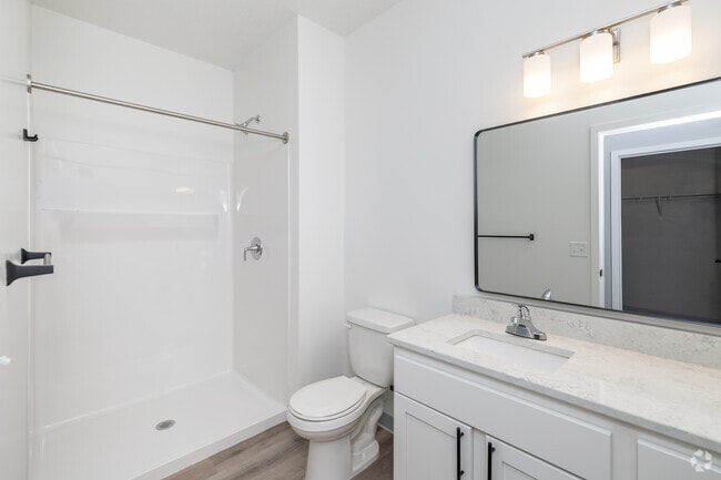 2BR, 2BA - 1,120SF - Primary Bathroom - Midwest Flats