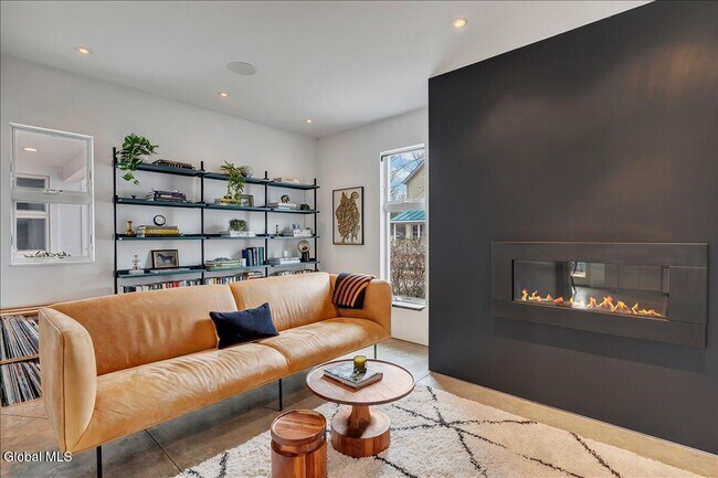 Building Photo - 18 Granite St