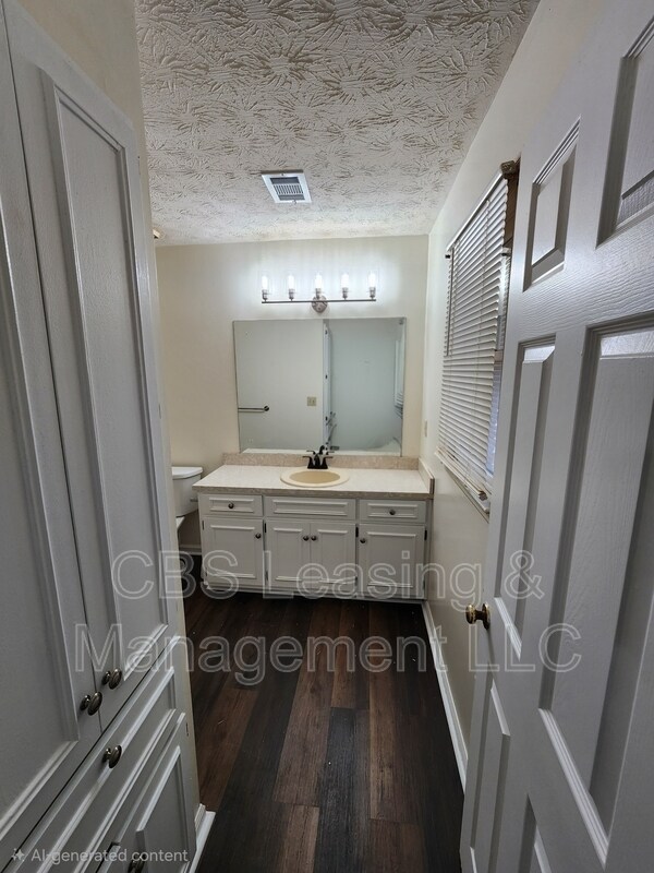 Building Photo - 710 Rodney St