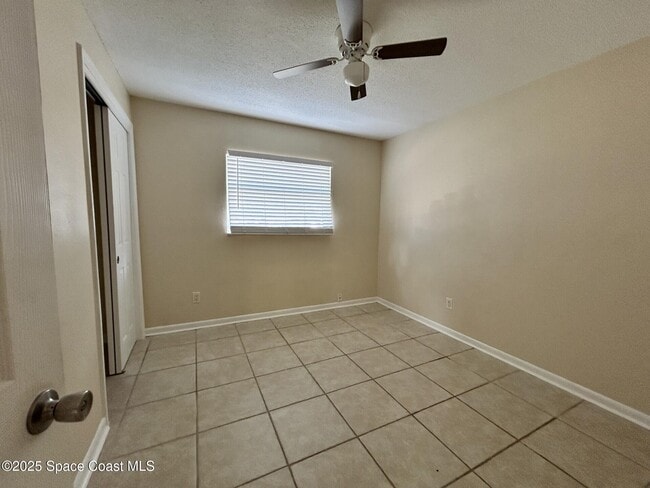 Building Photo - 925 Penny Dr