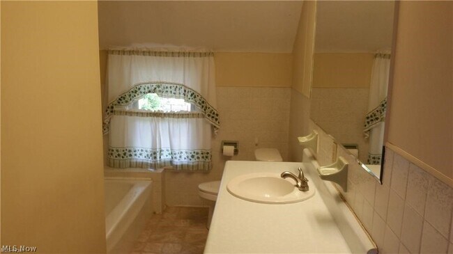 Building Photo - 16117 E High St