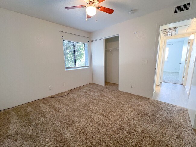 Building Photo - TRI-PLEX- COTTONWOOD - VERDE VILLAGE UNITS