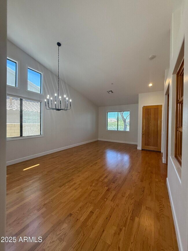 Building Photo - 16609 N 105th Way